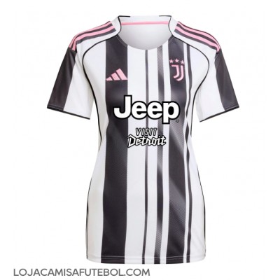 Camisa de Futebol Juventus Weston McKennie #22 Equipamento Principal Mulheres 2025-26 Manga Curta Camisa de Futebol Juventus Weston McKennie #22 Equipamento Principal Mulheres 2025-26 Manga Curta